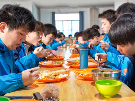 岚皋学生用餐